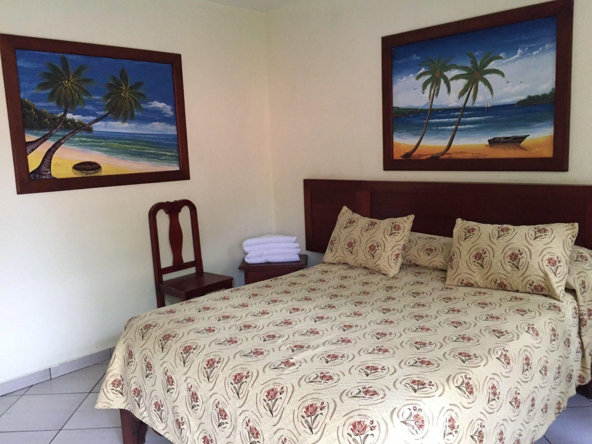 Hotel Seabreeze Sosua El Batey ภายนอก รูปภาพ