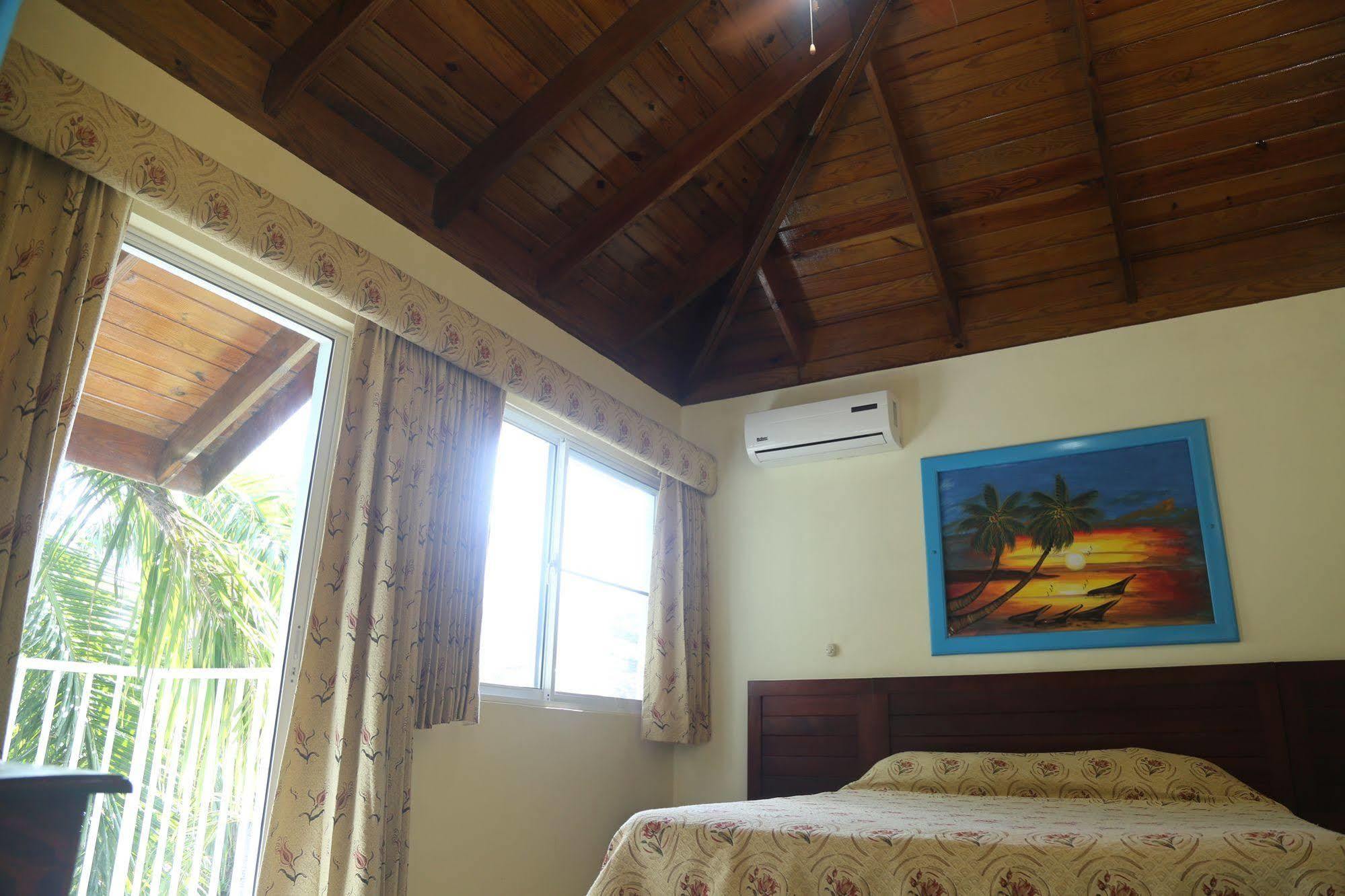 Hotel Seabreeze Sosua El Batey ภายนอก รูปภาพ
